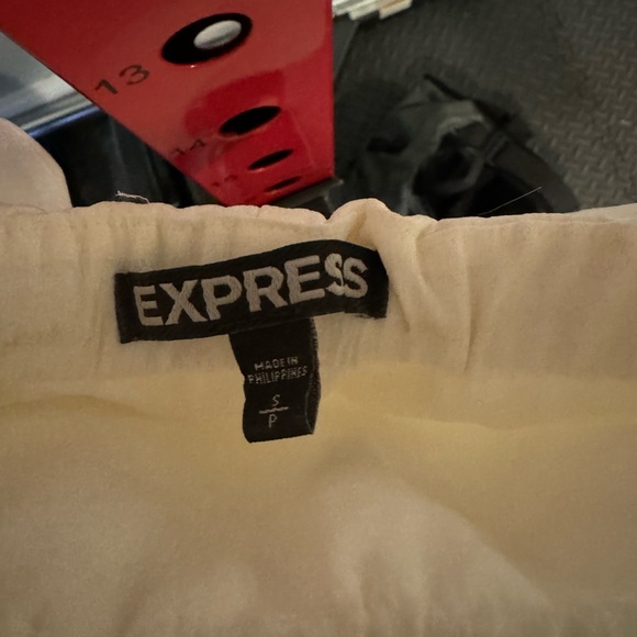 Express Ruffle Top - Picture 2 of 2